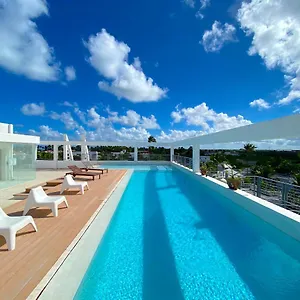 Aparthotel Rooftop Pool Ducassi Suites - Playa Bavaro - Free Wifi & Parking - Best Location, Punta Cana